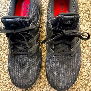 Adidas women’s size 8.5, worn twice, very comfortable